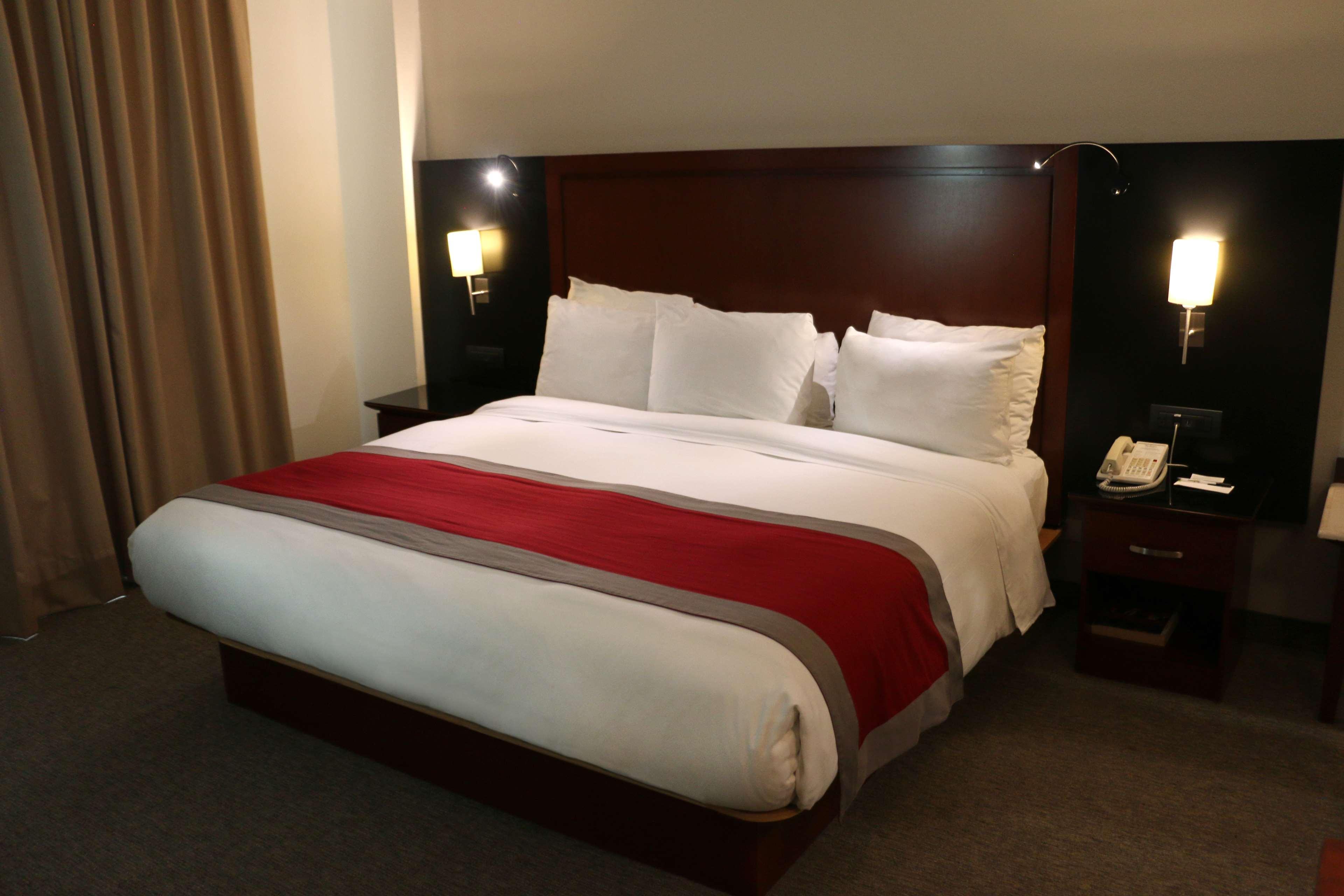 Radisson Poliforum Plaza Hotel Леон Экстерьер фото