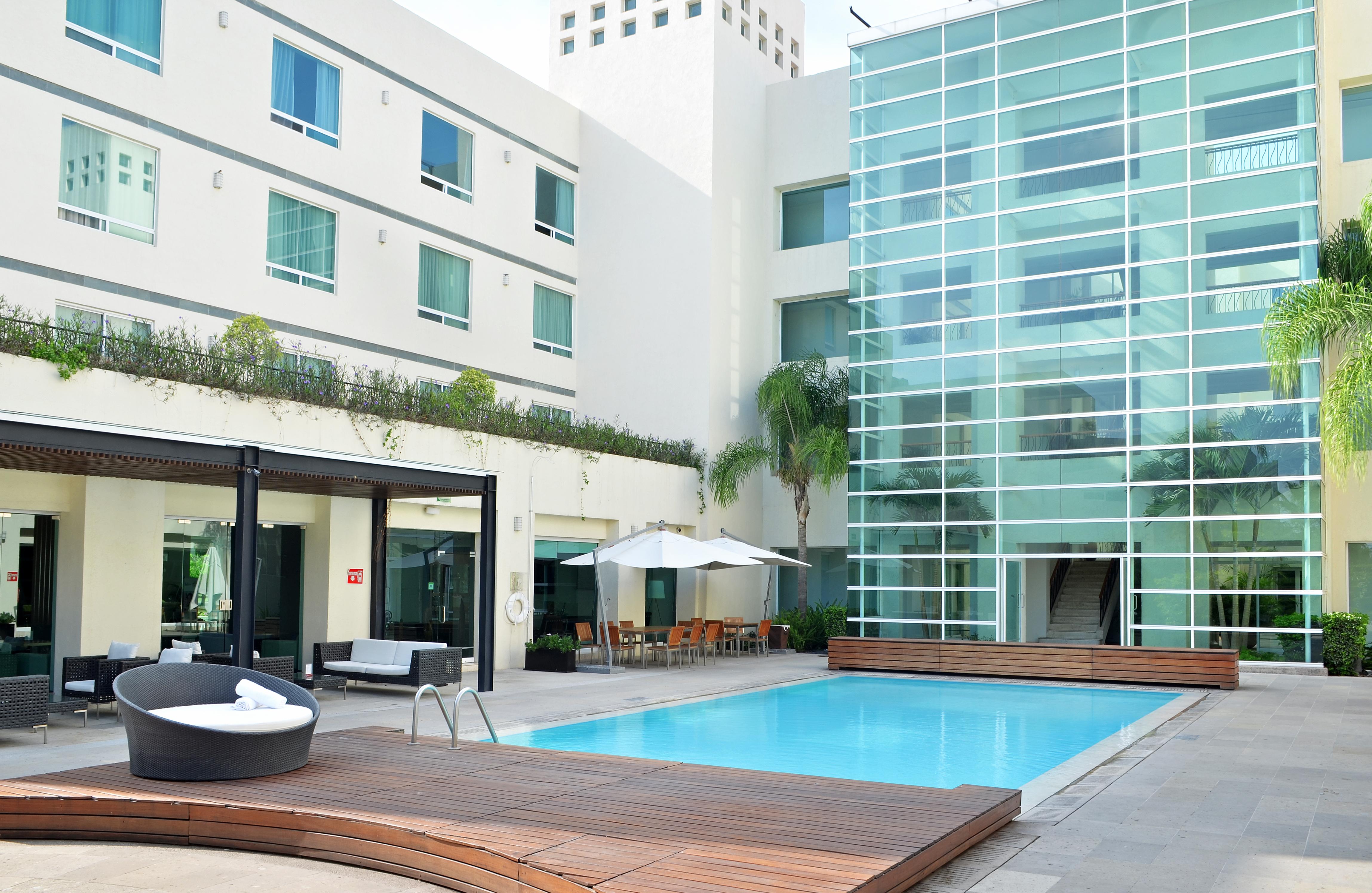 Radisson Poliforum Plaza Hotel Леон Экстерьер фото
