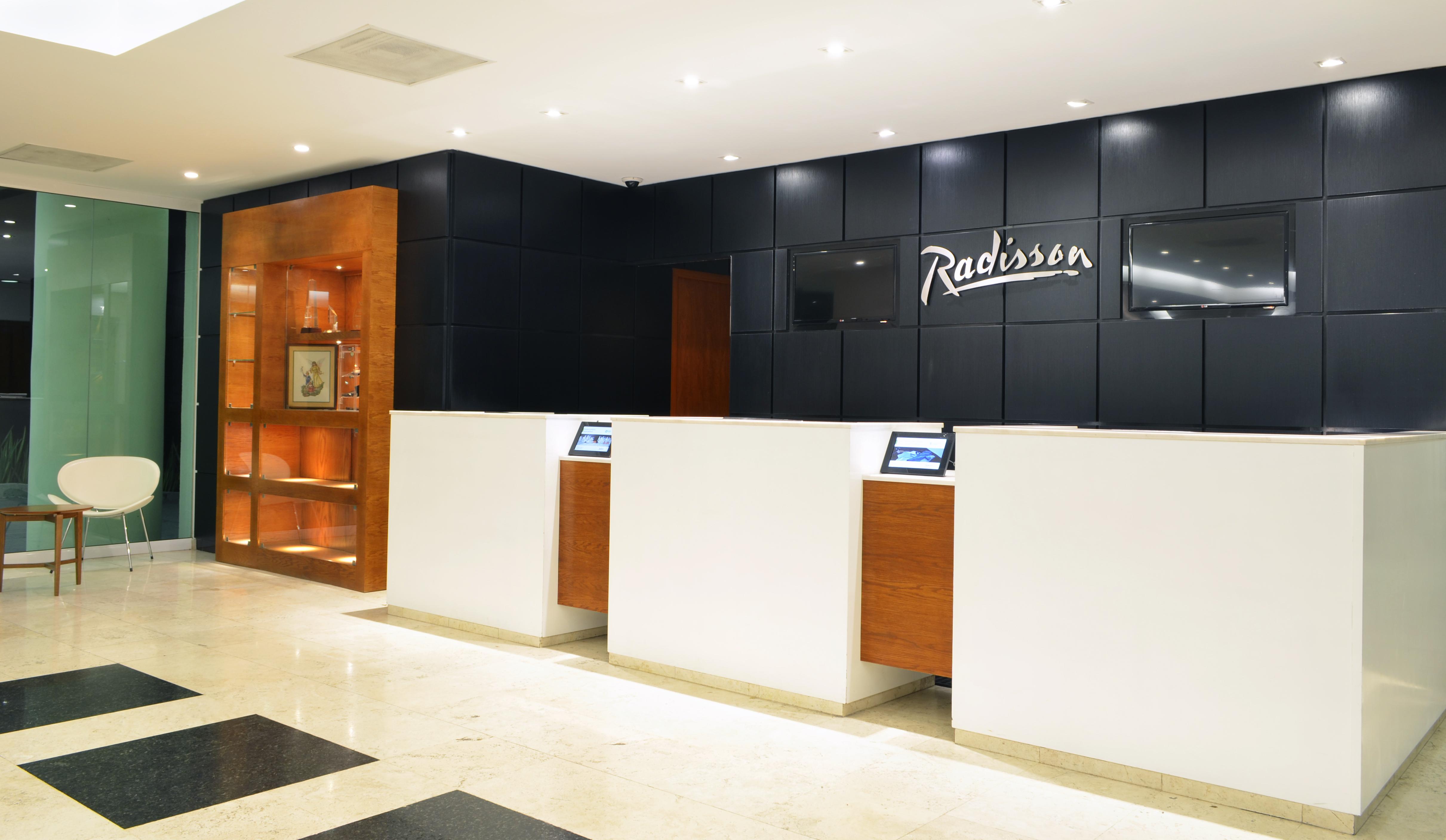 Radisson Poliforum Plaza Hotel Леон Экстерьер фото