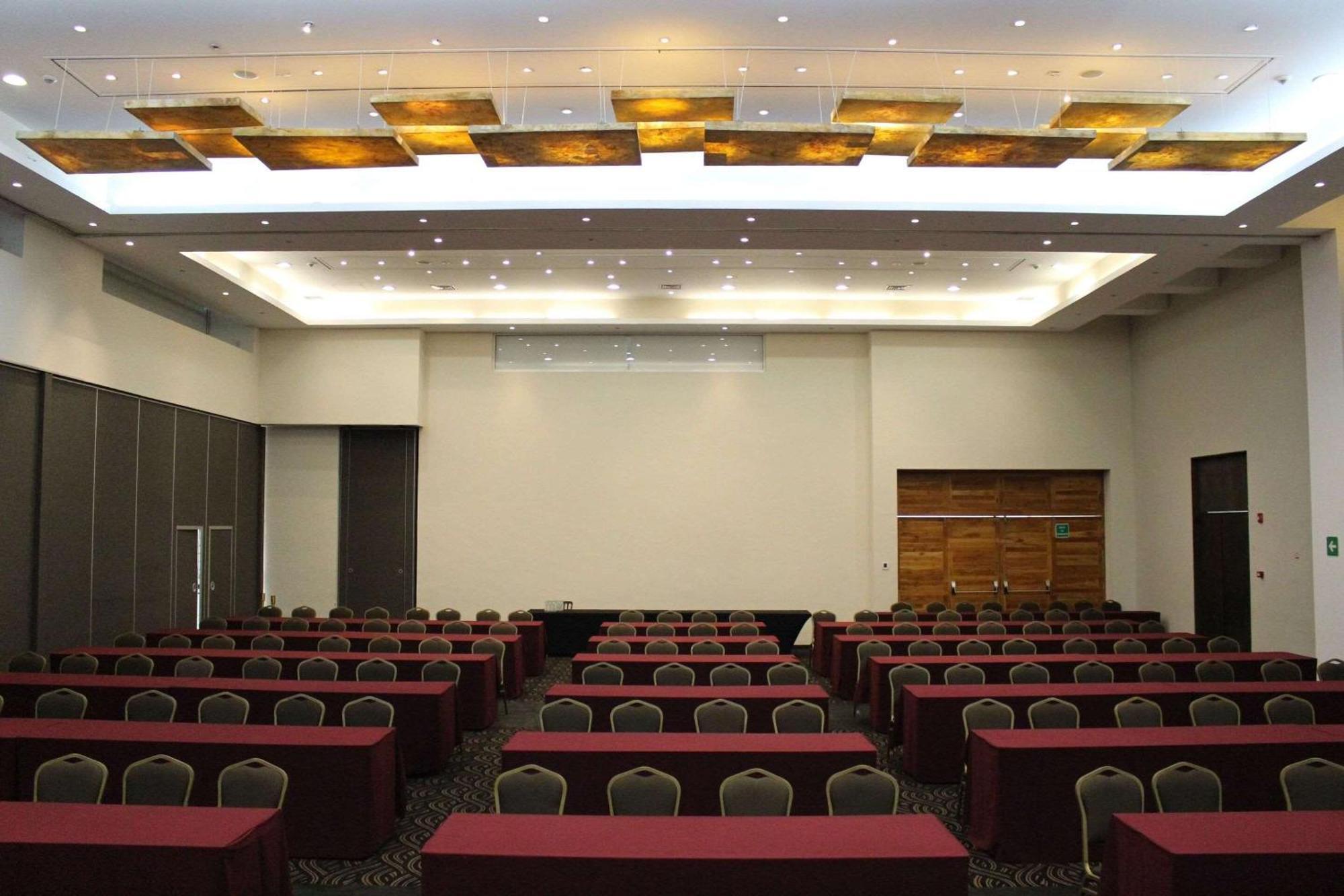 Radisson Poliforum Plaza Hotel Леон Экстерьер фото